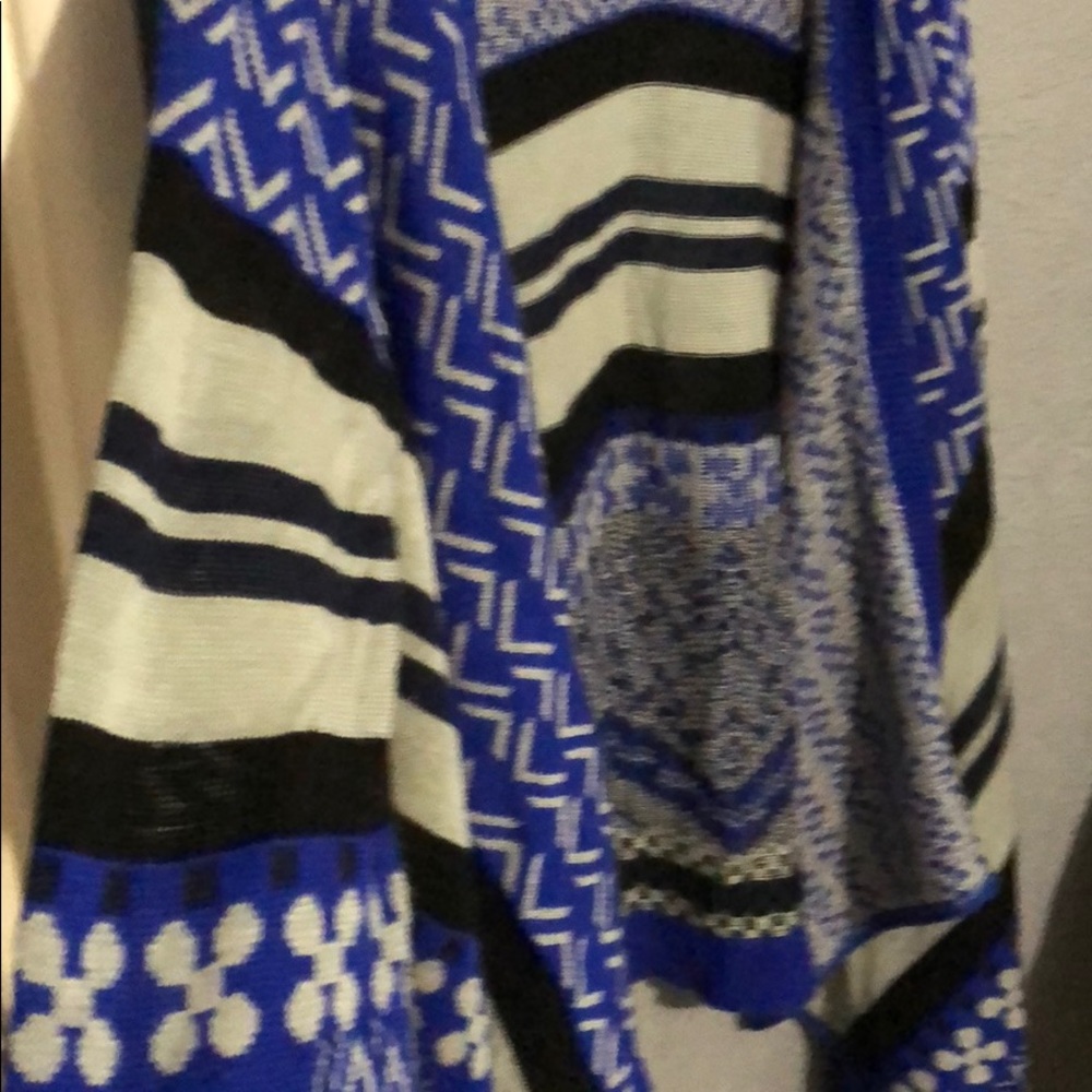 Cardigan - Picture 2 of 4